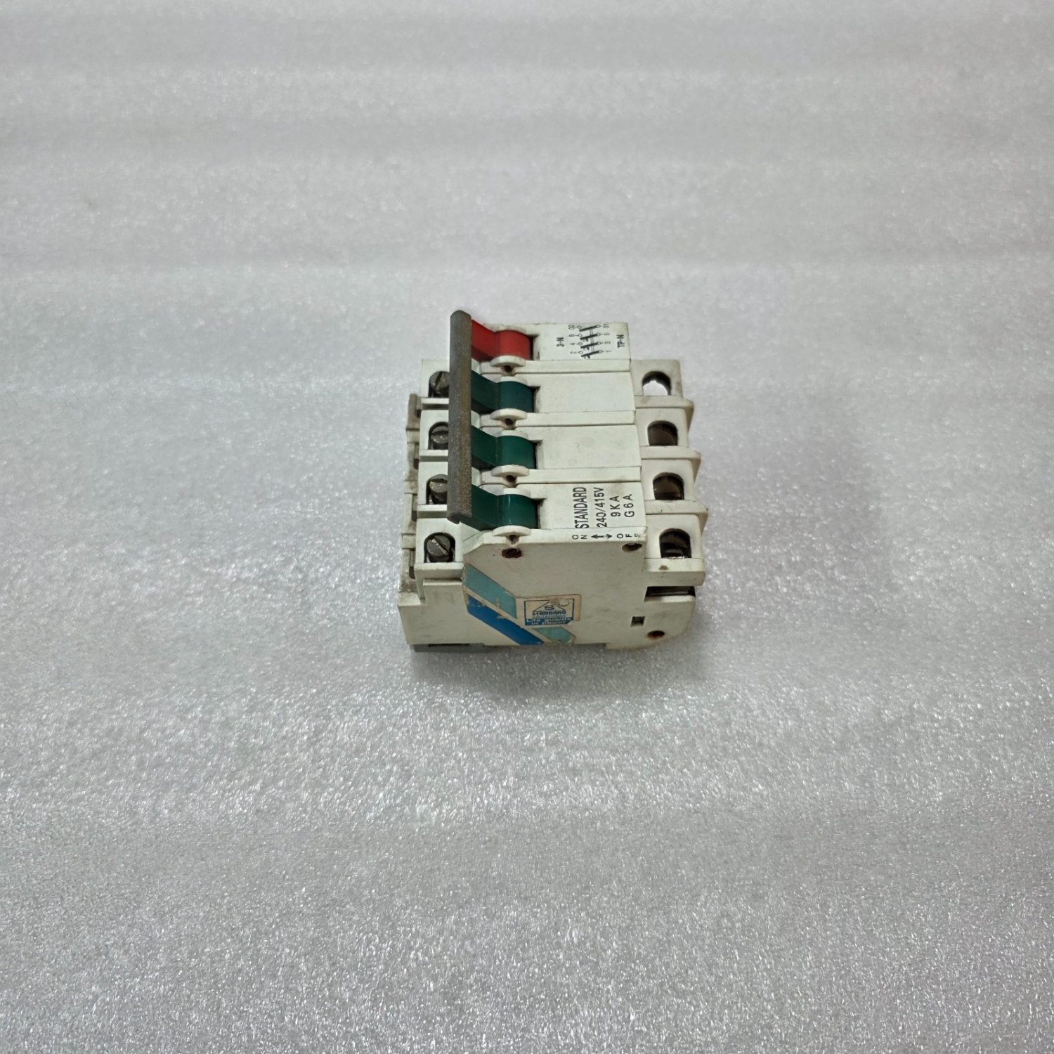 STANDARD SWITCHGEAR G6A 6A TP+N 4 POLE MCB 240/415V 9KA CIRCUIT BREAKER - Image 2
