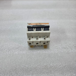 MERLIN GERIN MULTI9 C32L 32A 3 POLE MCB 380V CIRCUIT BREAKER