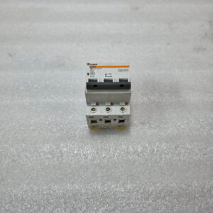 MERLIN GERIN MULTI9 C32H 15A 3 POLE MCB 380V INDUSTRIAL MINIATURE CIRCUIT BREAKE