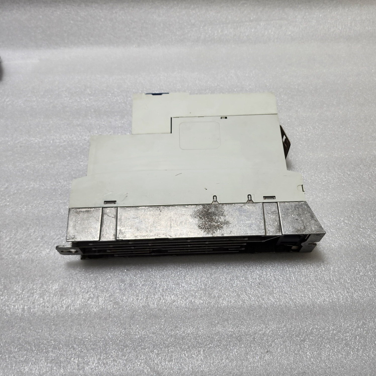 LENZE E84AVTCE2224SX0 2.2kW 3PH AC DRIVE 8400 TOPLINE C 15485811 - Image 4