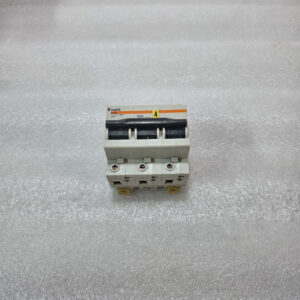 MERLIN GERIN MULTI9 C32L 10A 3 POLE MCB 380V CIRCUIT BREAKER