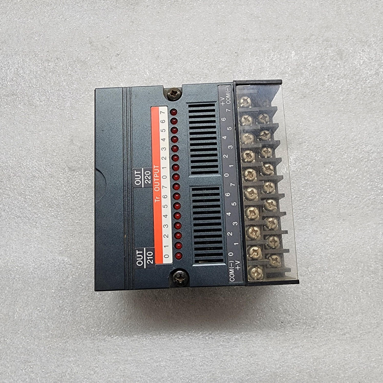 IDEC PFJ-T162U 16-TRANSISTOR OUTPUT UNIT FA-1J - Image 2