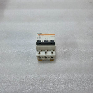 MERLIN GERIN MULTI9 C32H 10A 3 POLE MCB 415V 10KA CIRCUIT BREAKER
