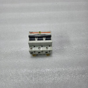 MERLIN GERIN MULTI 9 C32L 3 POLE MCB 15A 380V CIRCUIT BREAKER | IEC P1 22KA