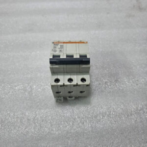 MERLIN GERIN MULTI9 C65N D4 4A 3 POLE MINIATURE CIRCUIT BREAKER 400V 6KA