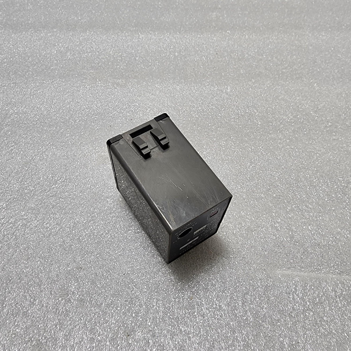MATSUSHITA BAV851-24 FLICKER RELAY 24VDC - Image 4