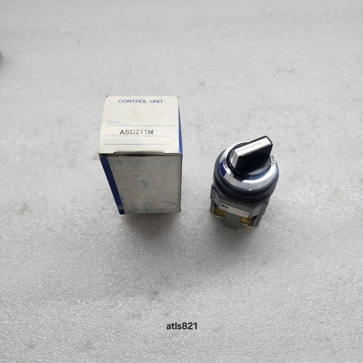IDEC ASD211N SELECTOR SWITCH CONTROL UNIT - Image 8