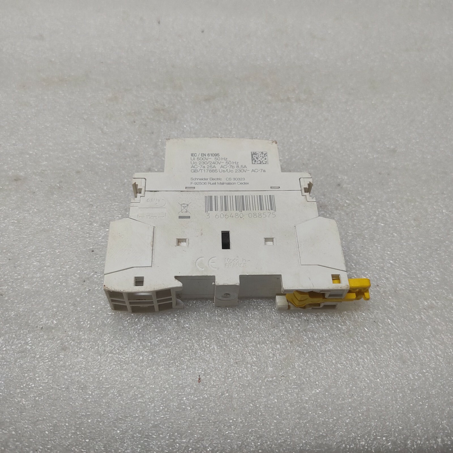 SE CS 30323 ICT 25A 220V CONTACTOR - Image 3