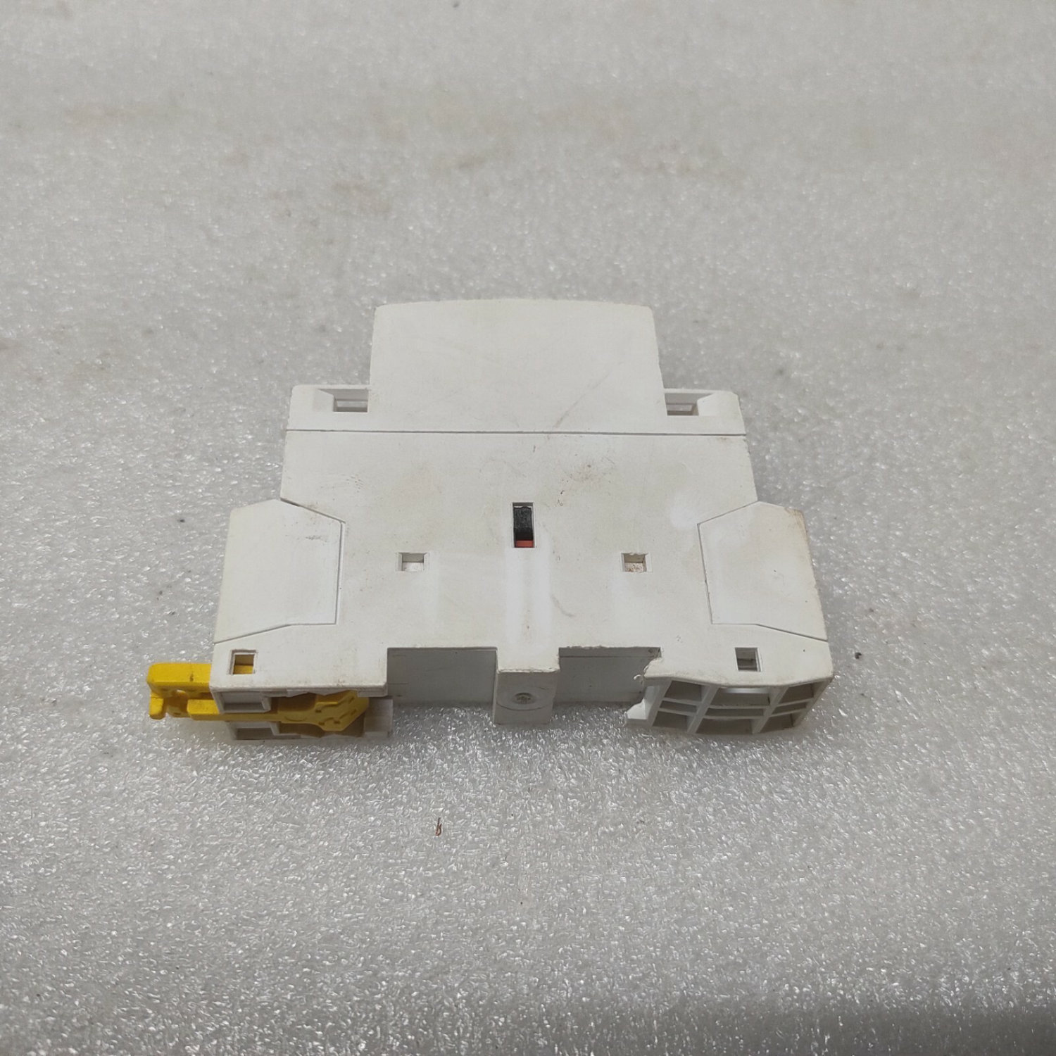 SE CS 30323 ICT 25A 220V CONTACTOR - Image 4
