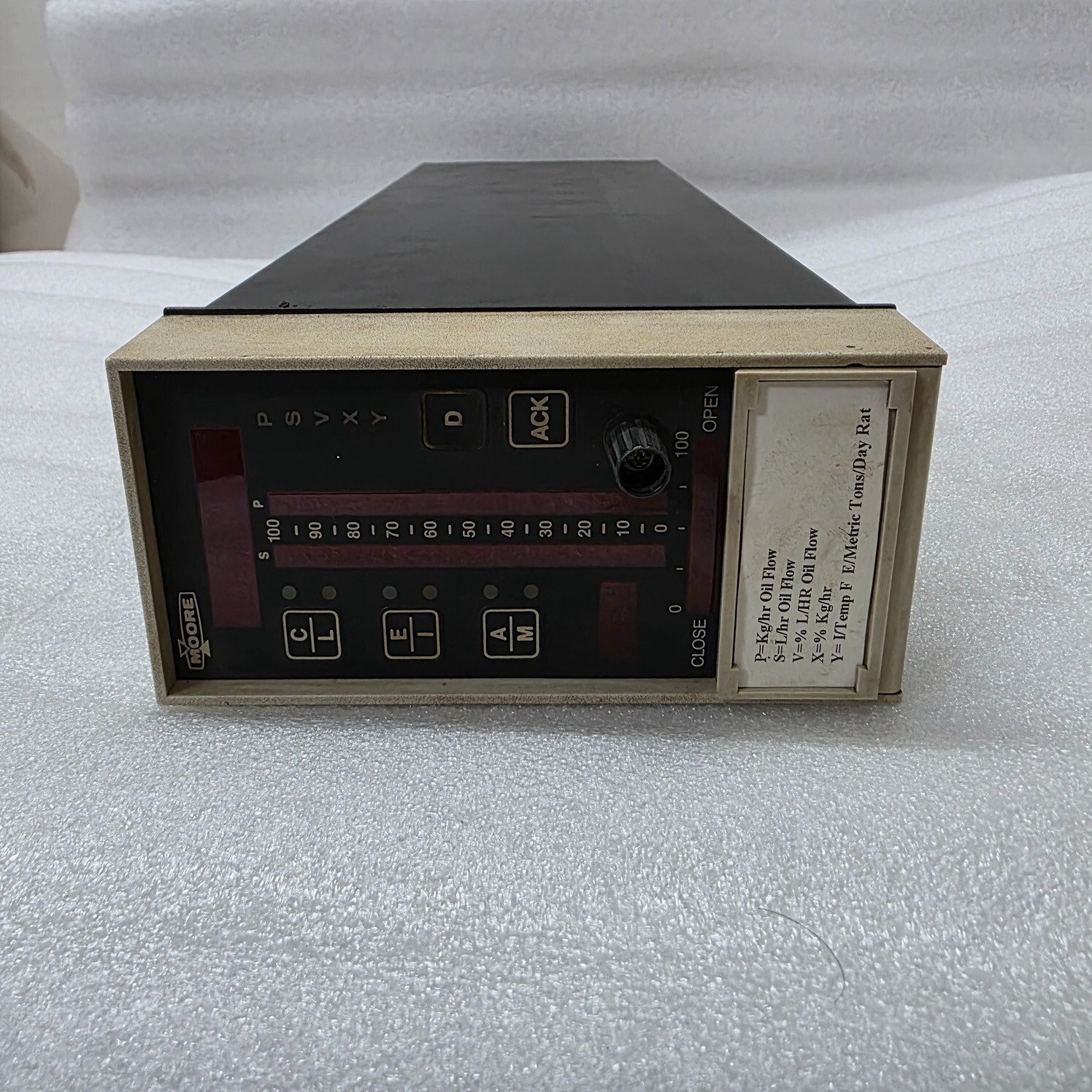 MOORE 15738-119 SINGLE LOOP DIGITAL CONTROLLER - Image 2