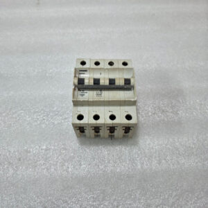 SIEMENS 5SX44 C32 4P FOUR POLE 32A MINIATURE CIRCUIT BREAKER MCB 240/415V 10KA