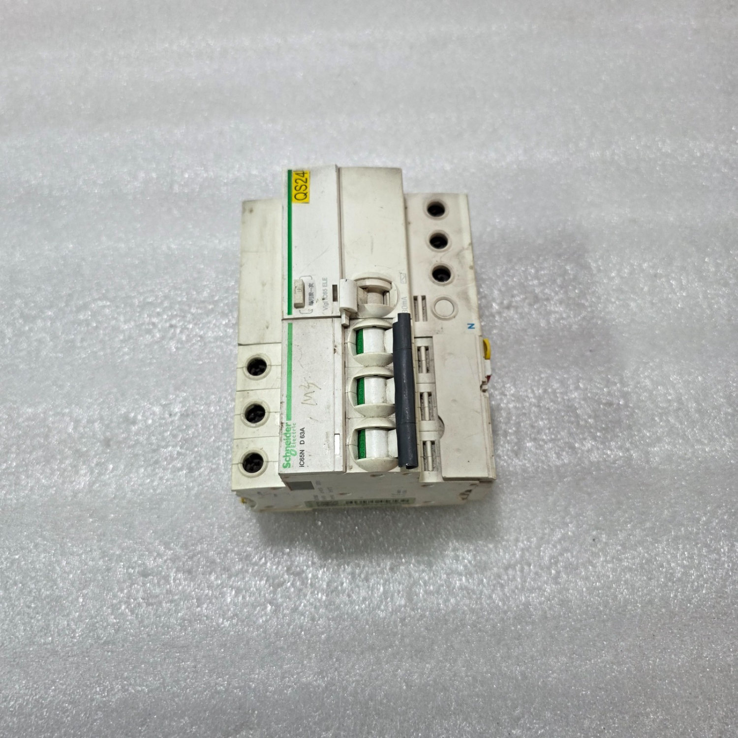 S ELECTRIC IC65N D63A 3P MCB WITH VIGI IC65 ELE 30MA RCD ADD-ON COMBINED UNIT - Image 2