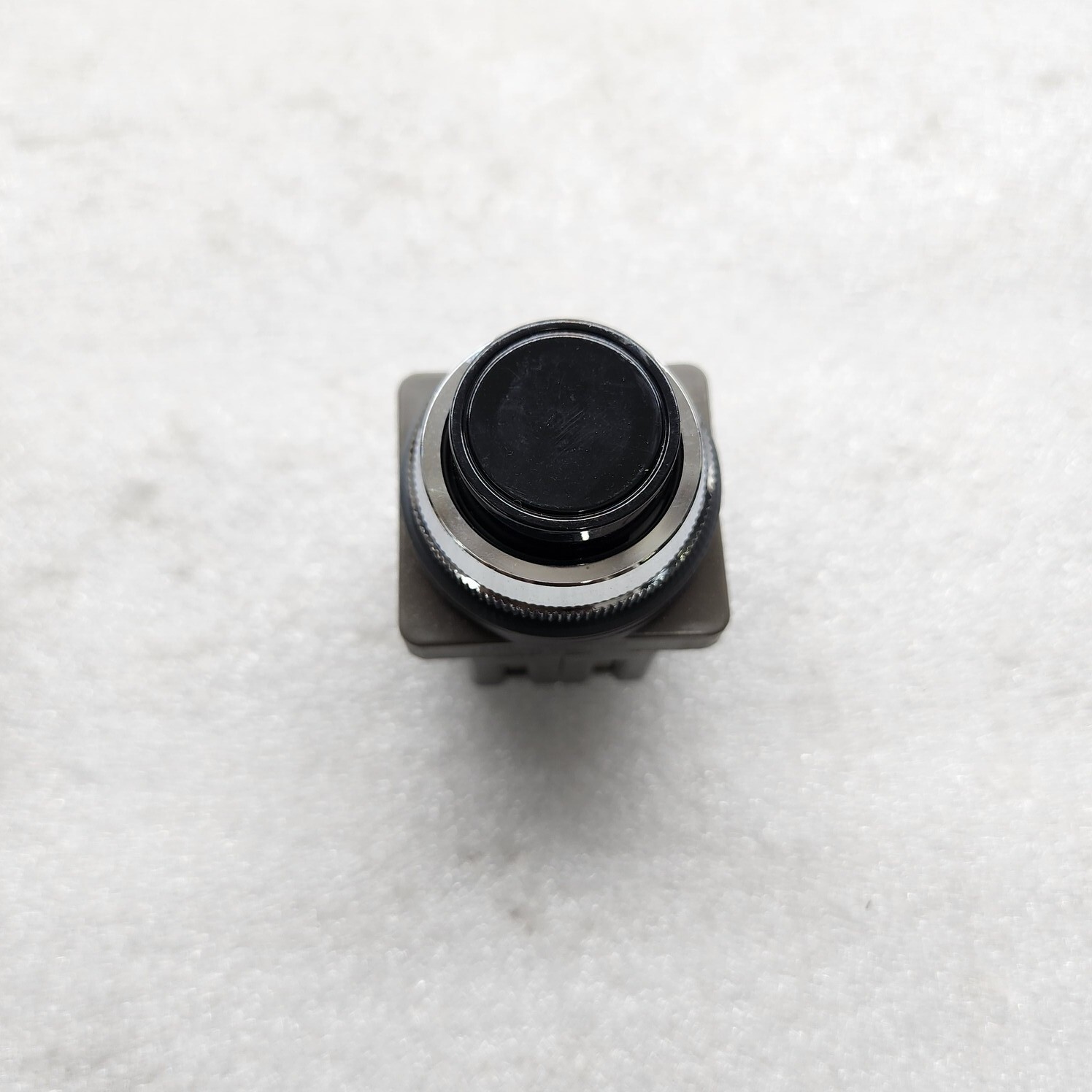 IDEC ABN211-B PUSH BUTTON - Image 3
