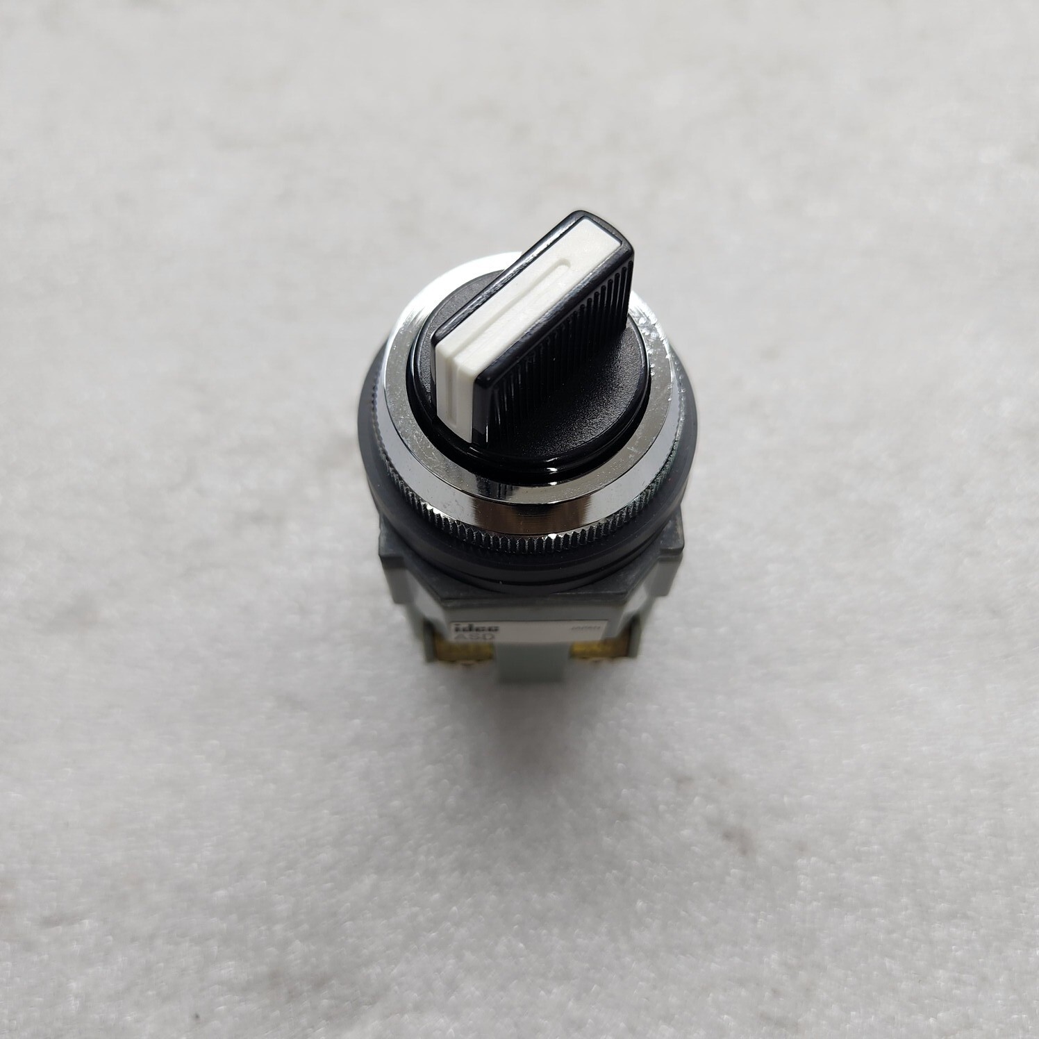 IDEC ASD211N SELECTOR SWITCH CONTROL UNIT - Image 3