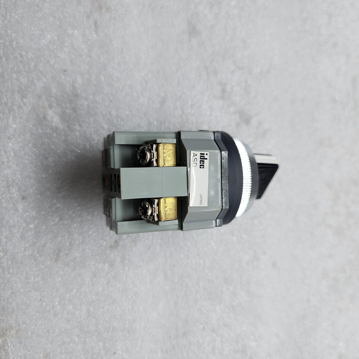 IDEC ASD211N SELECTOR SWITCH CONTROL UNIT - Image 4