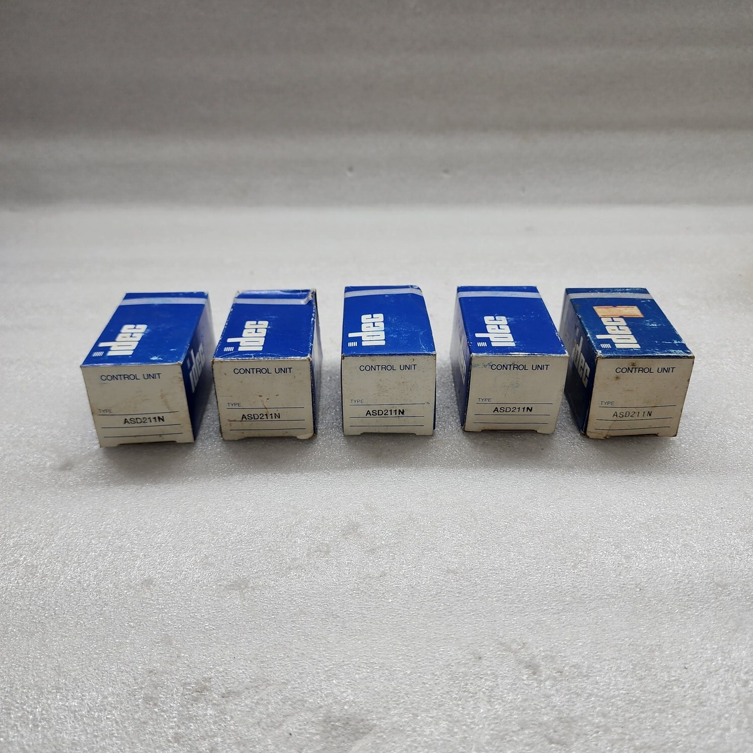 IDEC ASD211N SELECTOR SWITCH CONTROL UNIT - Image 7