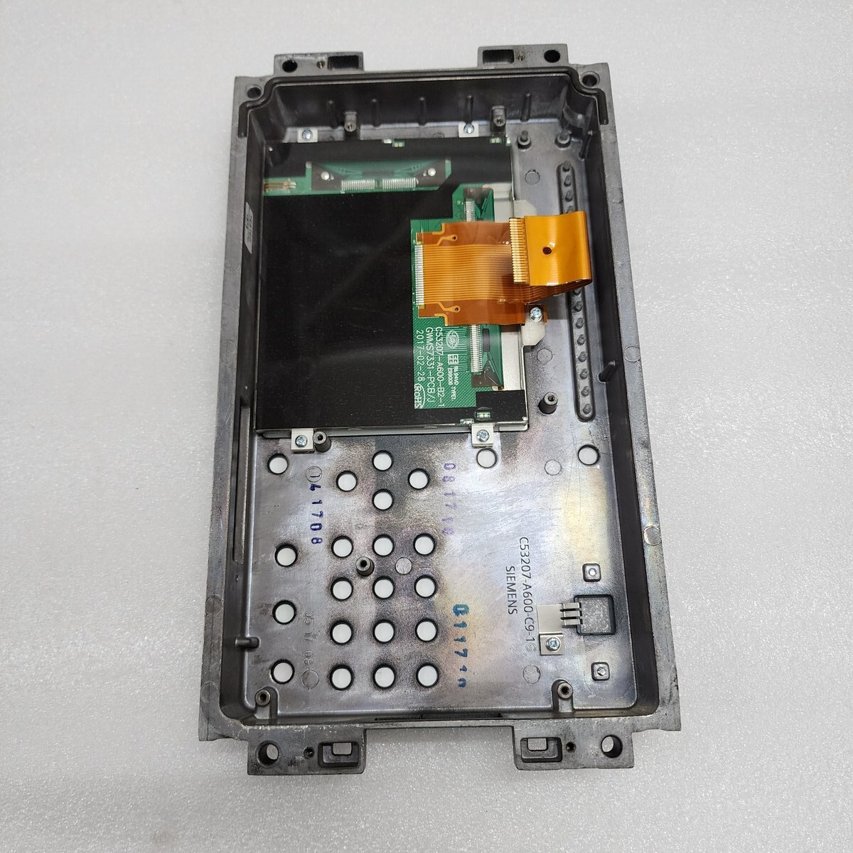 SIEMENS SIPROTEC 7SJ82 FRONT DISPLAY PANEL BROKEN - Image 3