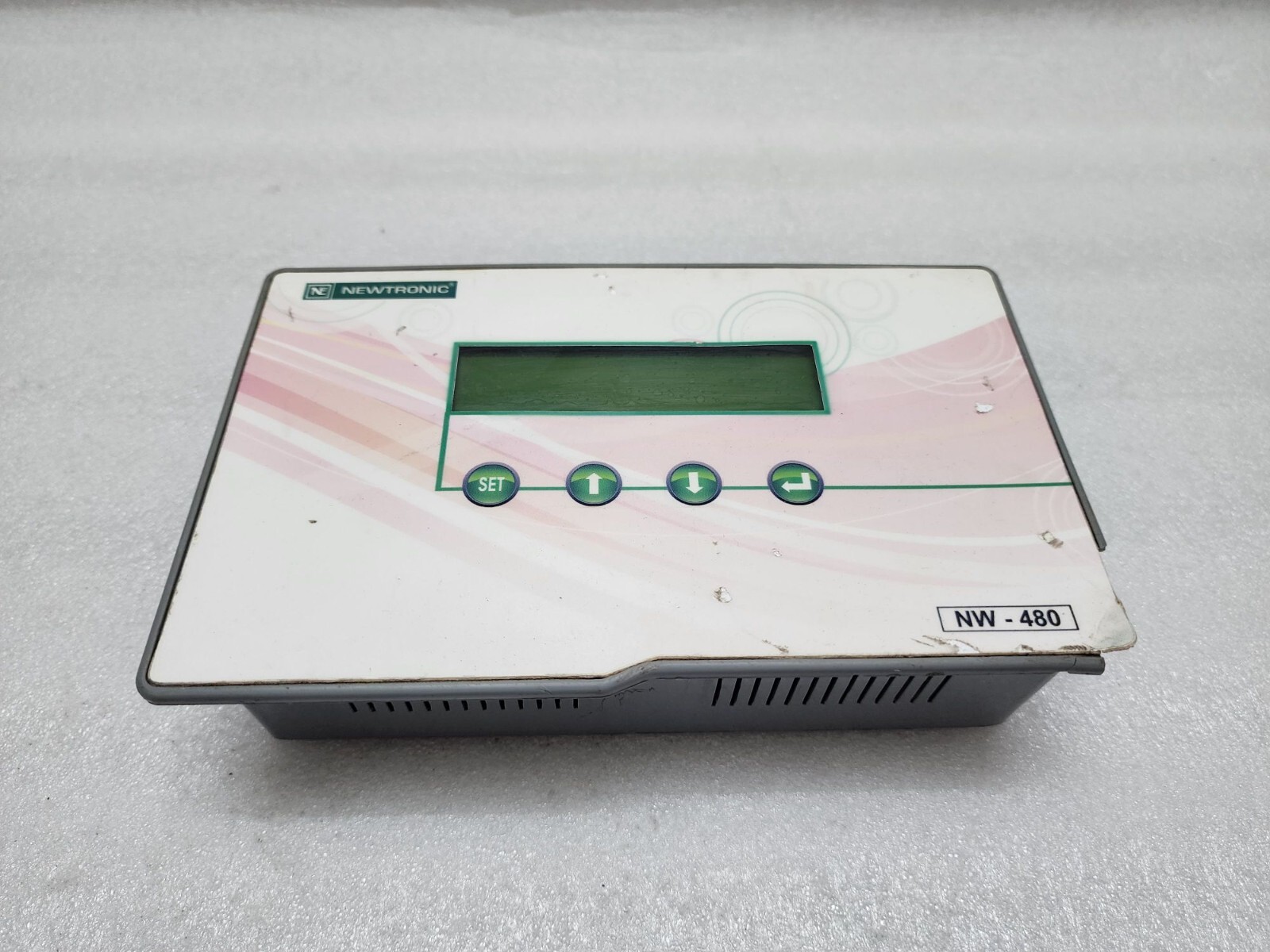 NEWTRONIC NW-480 BOD CONTROLLER V1.5A 24VDC EDGE BROKEN