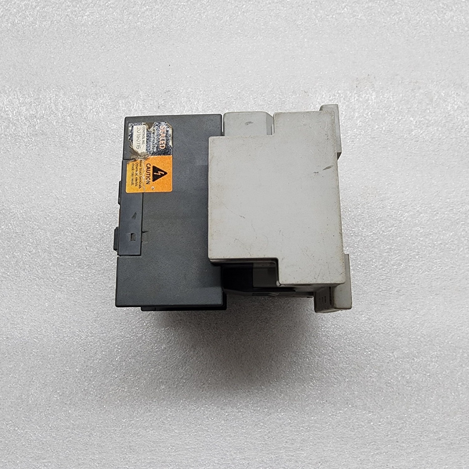 HYUNDAI UMC 32 MAGNETIC CONTACTOR COIL VOLTAGE 100-110V - Image 4