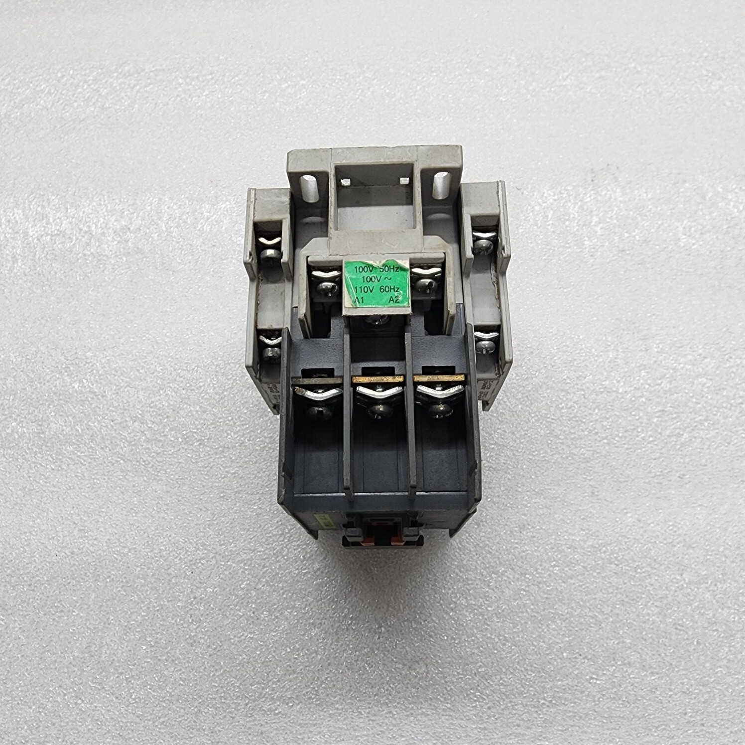 HYUNDAI UMC 32 MAGNETIC CONTACTOR COIL VOLTAGE 100-110V - Image 5