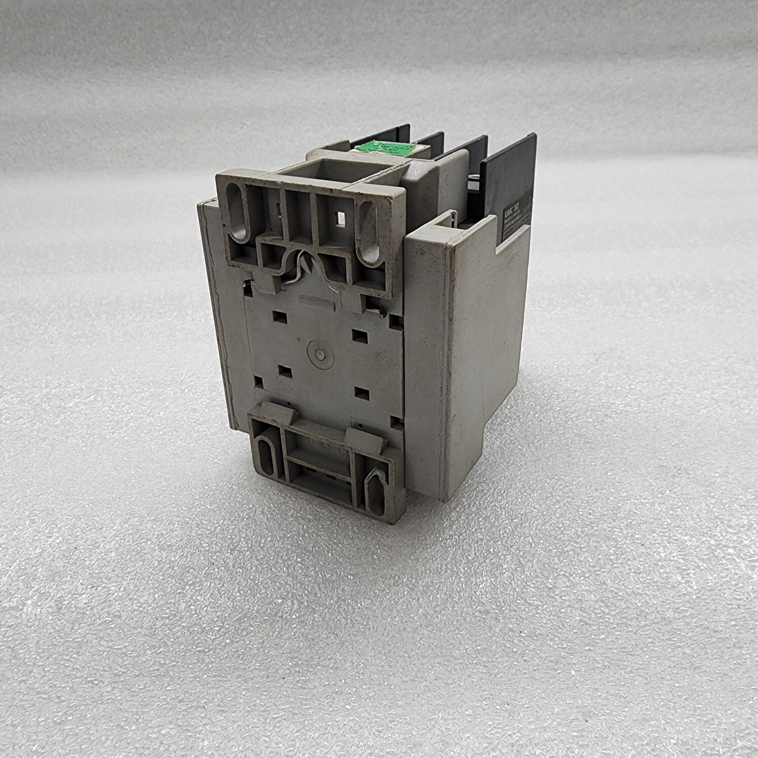 HYUNDAI UMC 32 MAGNETIC CONTACTOR COIL VOLTAGE 100-110V - Image 6