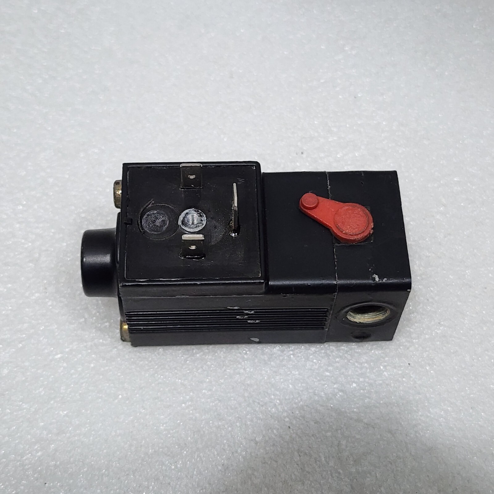 MARTONAIR M/7300/M SOLENOID VALVE 24V - Image 3