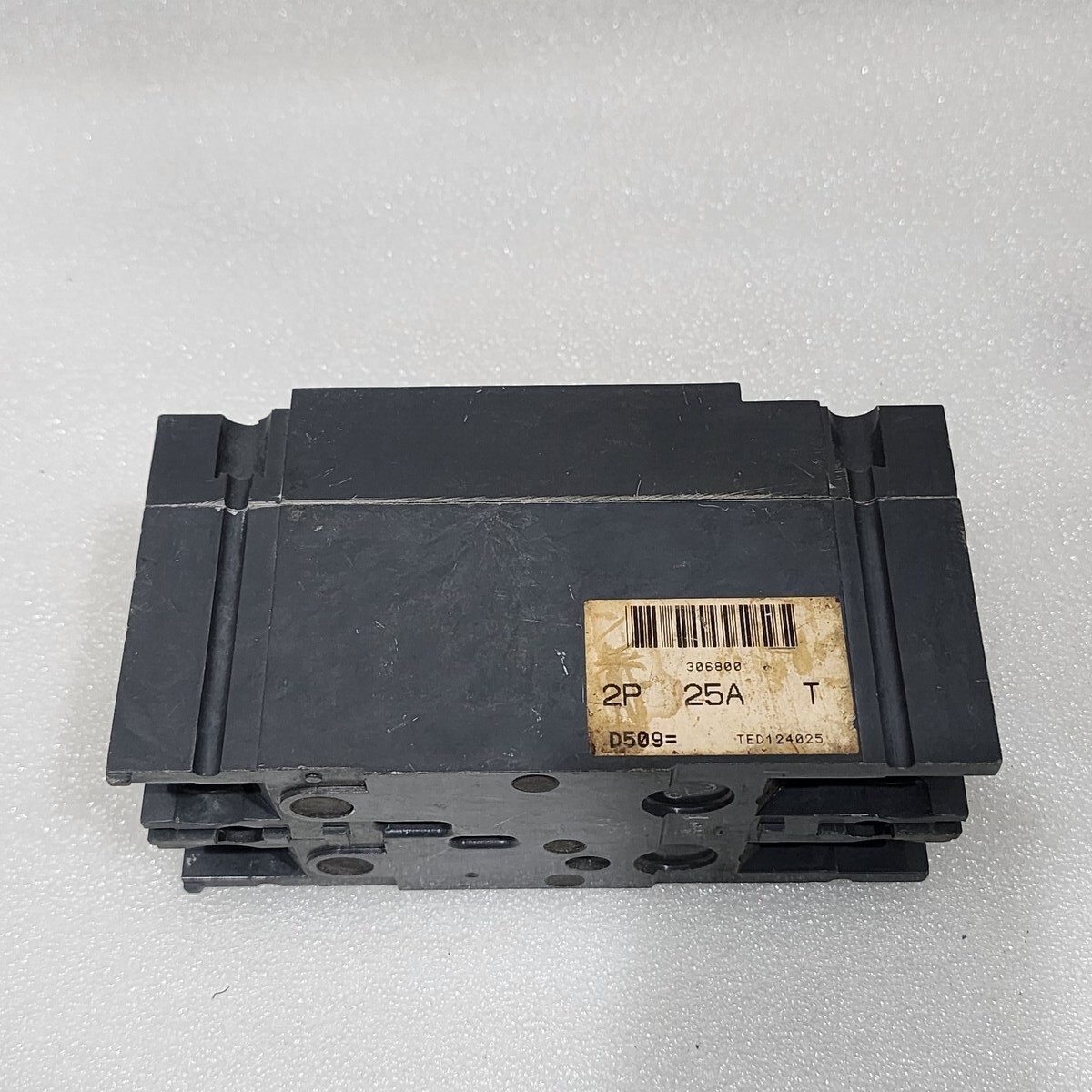 GE TED124025 2-POLE CIRCUIT BREAKER 25A GENERAL ELECTRIC - Image 4