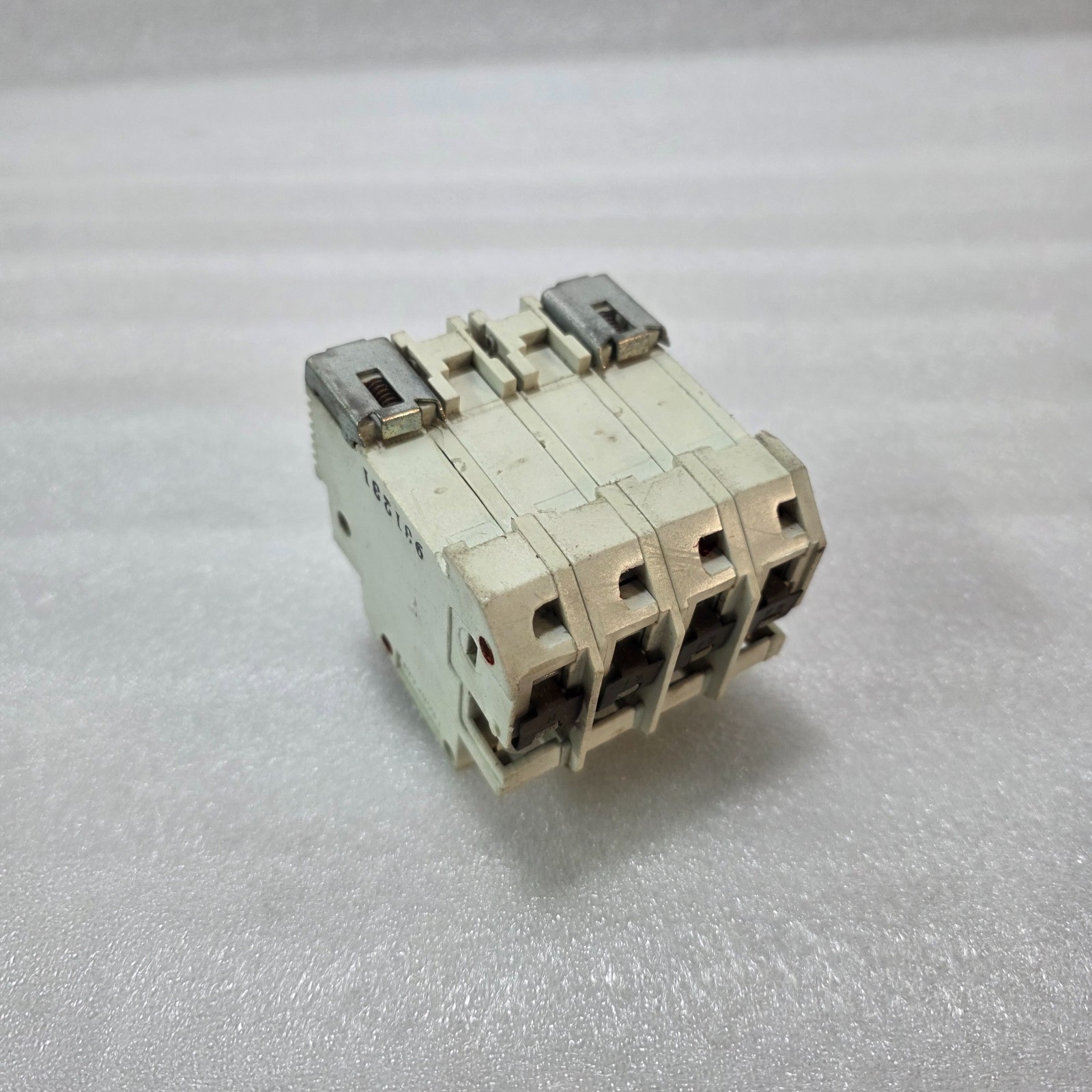 STANDARD SWITCHGEAR G6A 6A TP+N 4 POLE MCB 240/415V 9KA CIRCUIT BREAKER - Image 5