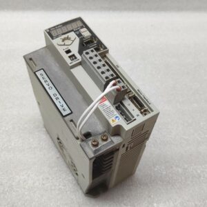 ALLEN BRADLEY CAT 2071-AP8 KINETIX SERVO DRIVE 5.0A
