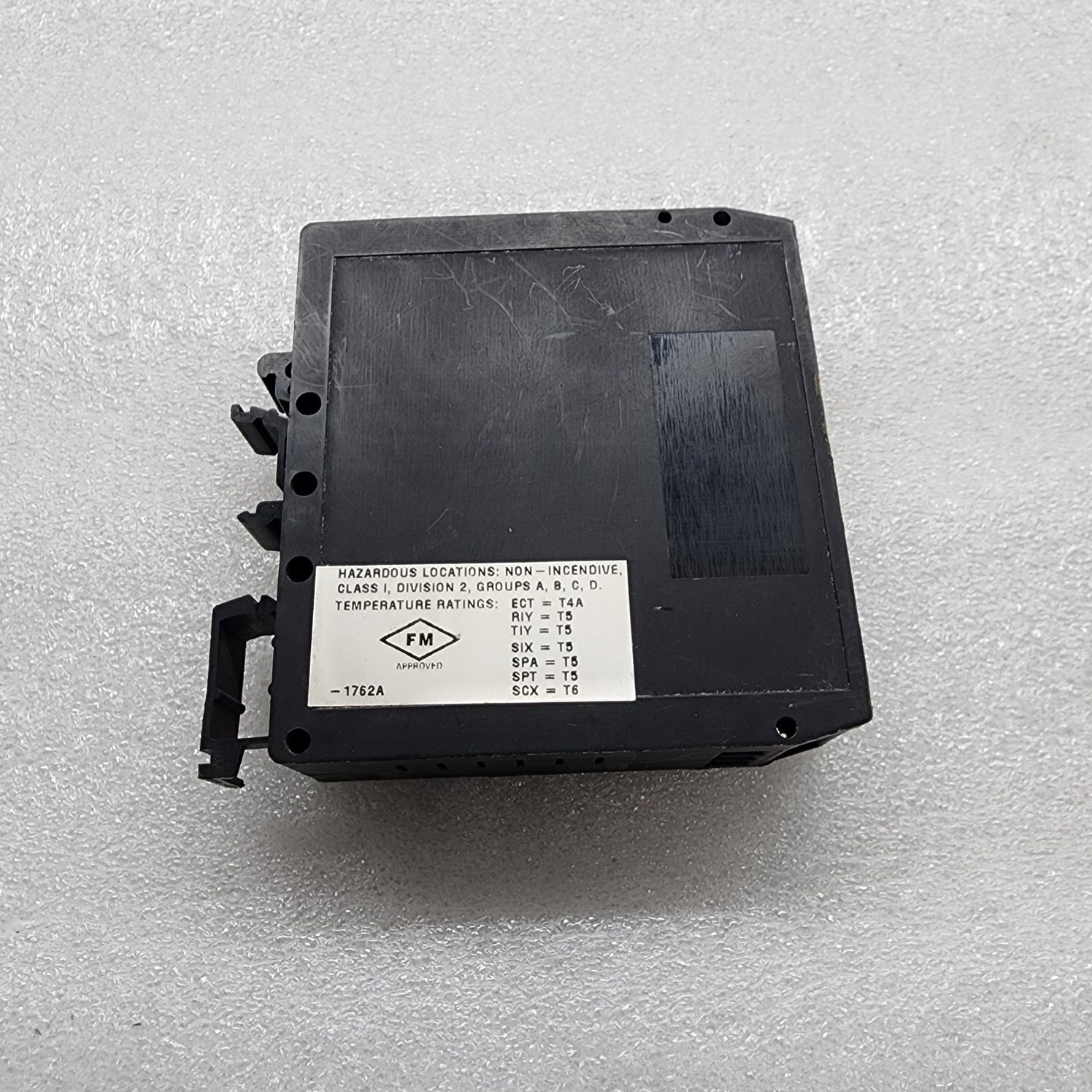 MOORE ECT SIGNAL ISOLATOR CONVERTER - Image 3