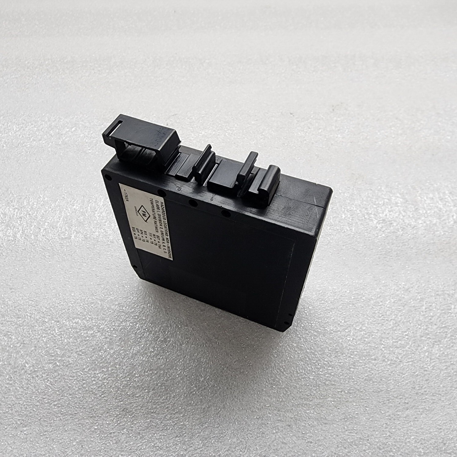 MOORE ECT SIGNAL ISOLATOR CONVERTER - Image 5