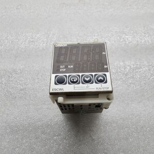 OMRON E5CWL-R1TC TEMPERATURE CONTROLLER 100-240VAC