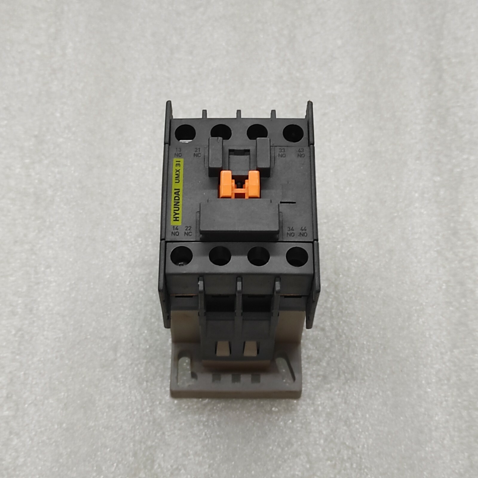 HYUNDAI UMX 31 CONTACTOR RELAY COIL VOLTAGE 100-110V - Image 2