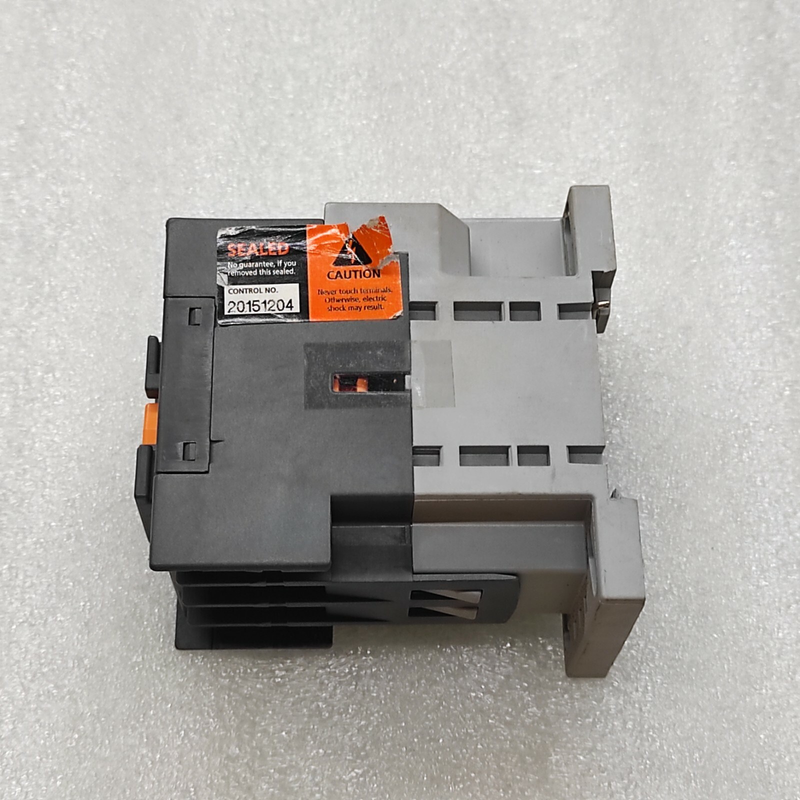 HYUNDAI UMX 31 CONTACTOR RELAY COIL VOLTAGE 100-110V - Image 6