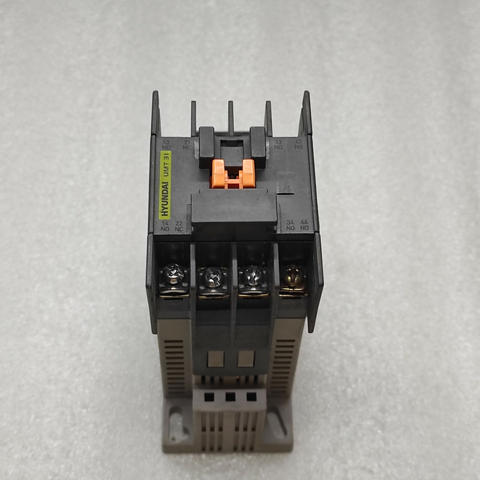HYUNDAI UMT31 CONTACTOR RELAY 24V DC - Image 3