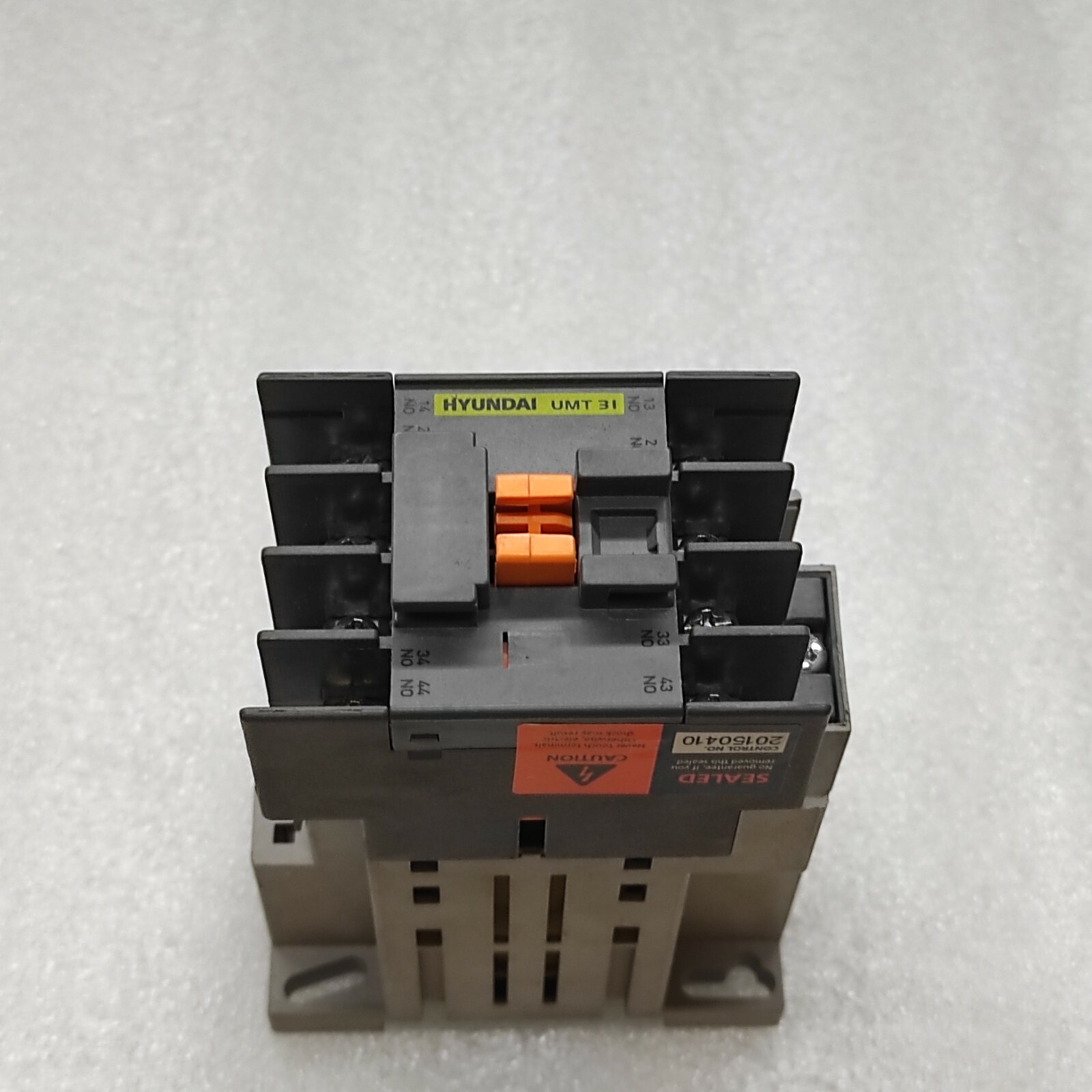HYUNDAI UMT31 CONTACTOR RELAY 24V DC - Image 4