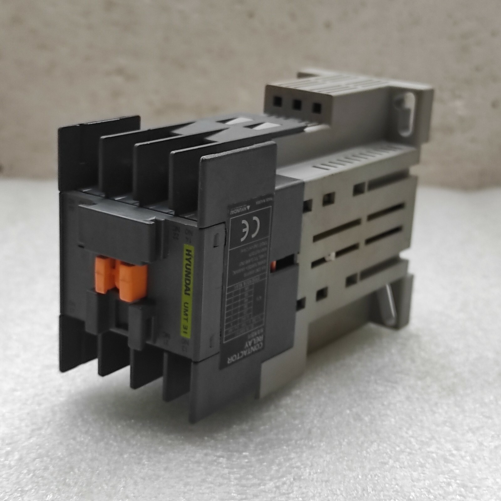 HYUNDAI UMT31 CONTACTOR RELAY 24V DC - Image 11