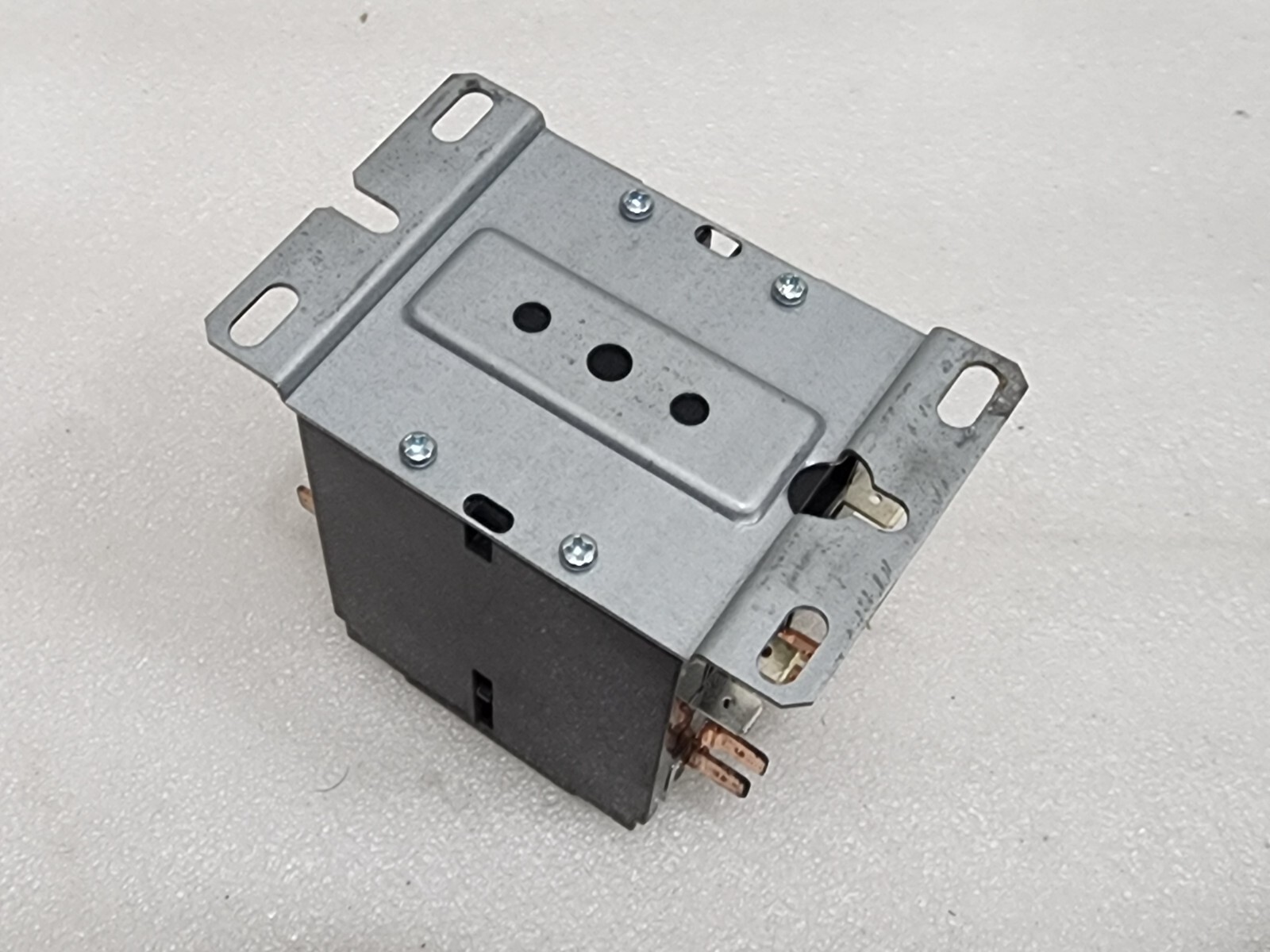 HARTLAND CONTROLS HCCE3XQ04CG735N 3-POLE CONTACTOR COIL VOLTAGE 24V - Image 8