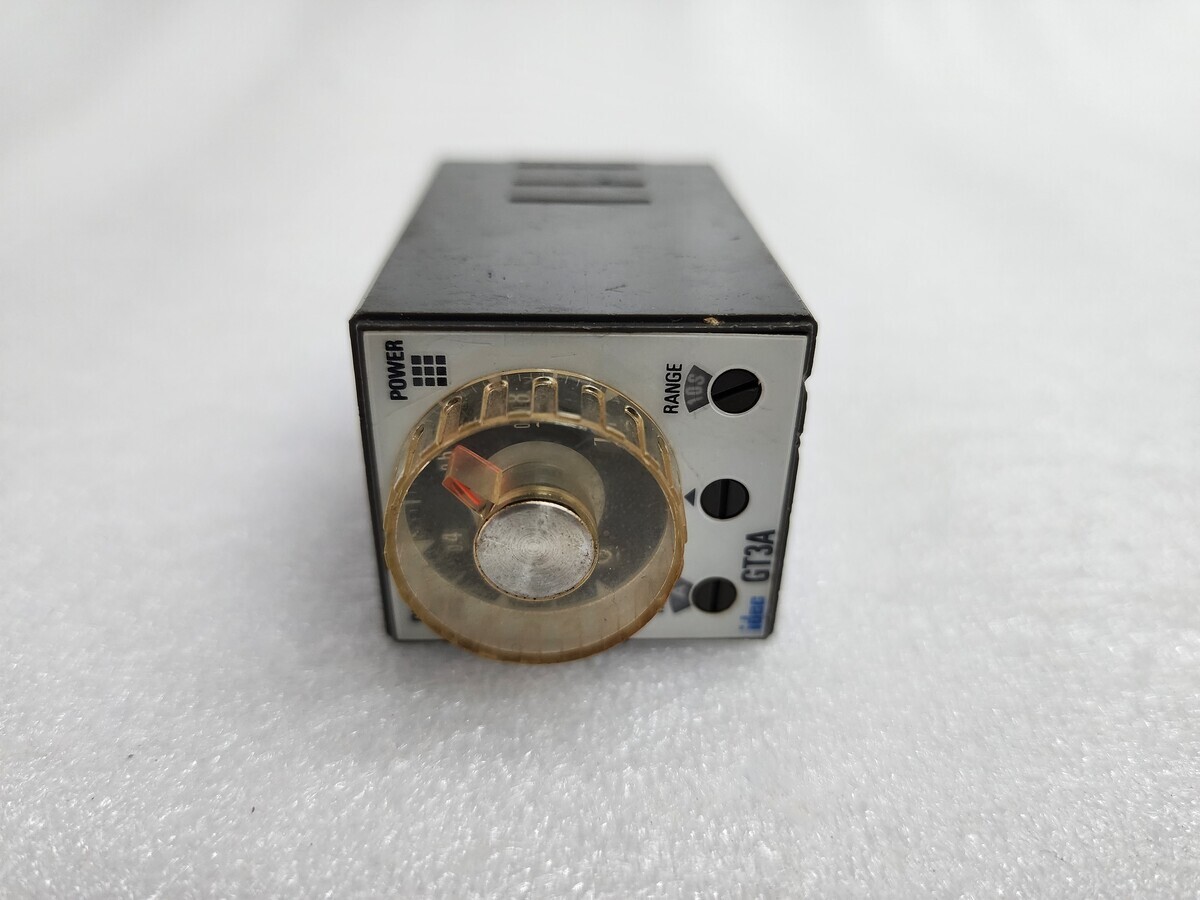 IDEC GT3A-3 AF20 ELECTRONIC TIMER 100-240VAC - Image 2