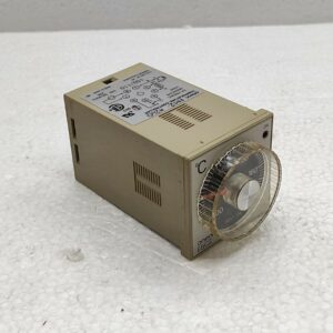 OMRON E5C2-R20G TEMPERATURE CONTROLLER 100/110V AC E5C2R20G
