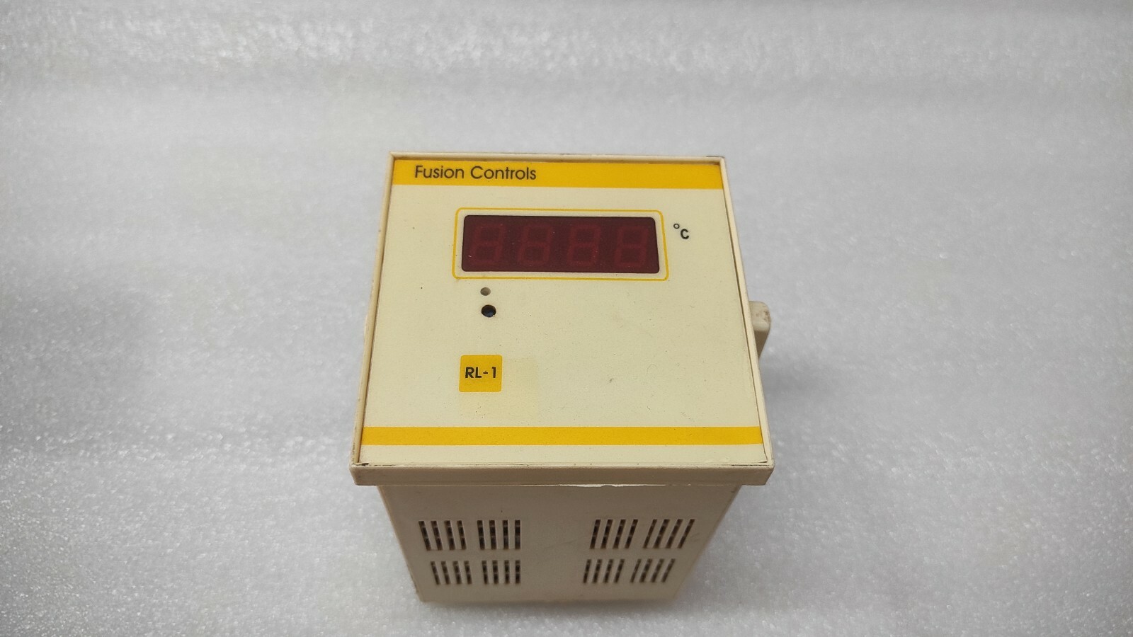 FUSION CONTROLS 801P331002 TEMPERATURE MONITOR RTD PT100 230VAC - Image 2