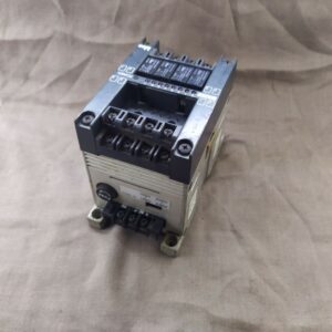 Idec PFA-1T081 Output Module Relay Out 8 Point PLC 100-120/200-240 VAC