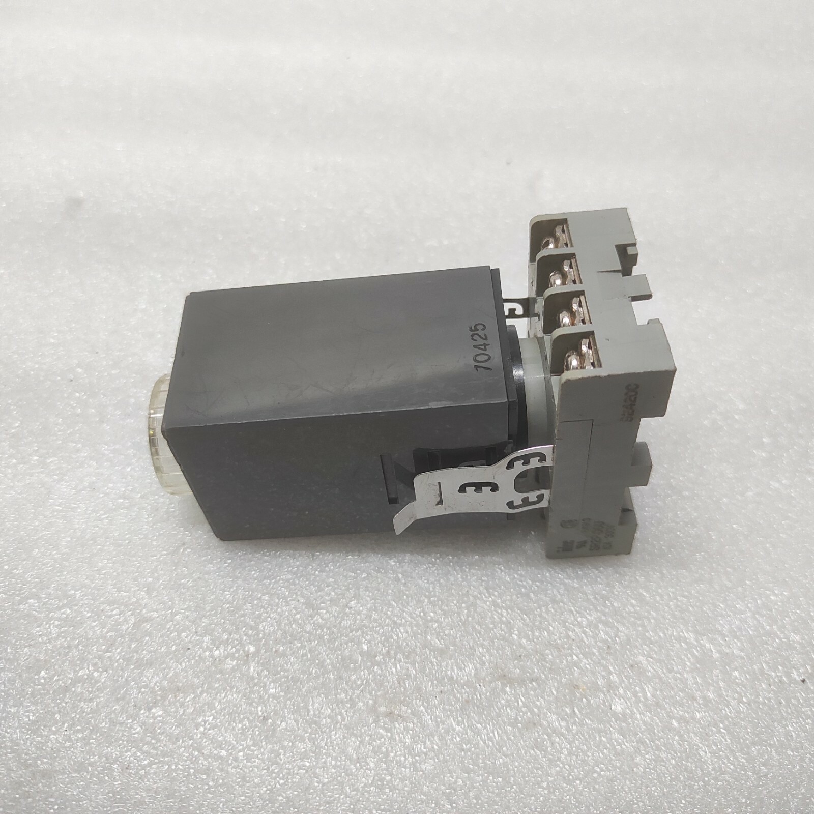IDEC GT3A-2AF20 MULTIFUNCTION TIMER 100-240VAC - Image 5