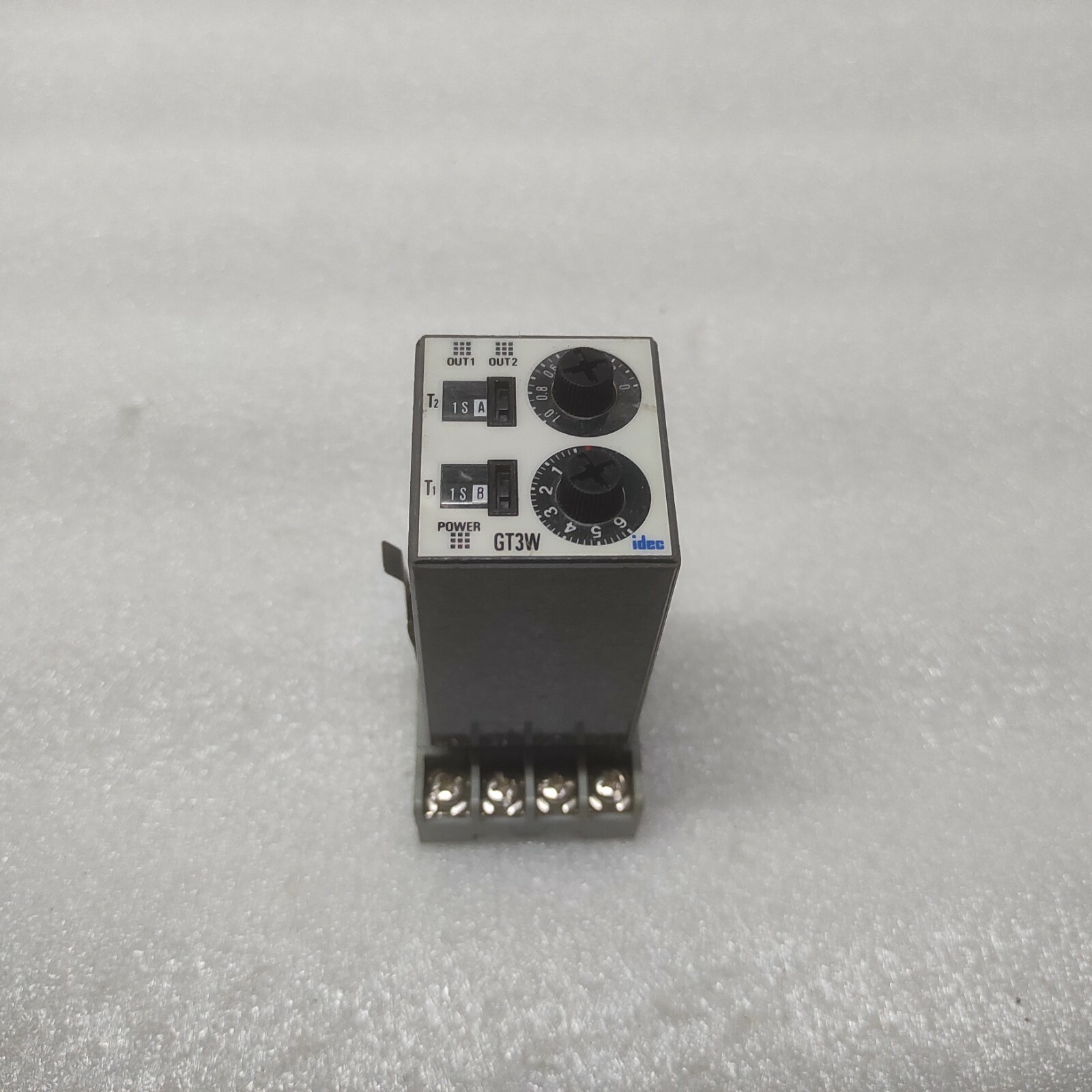 IDEC GT3W-A61AD24 TIME DELAY RELAY 24VAC/DC