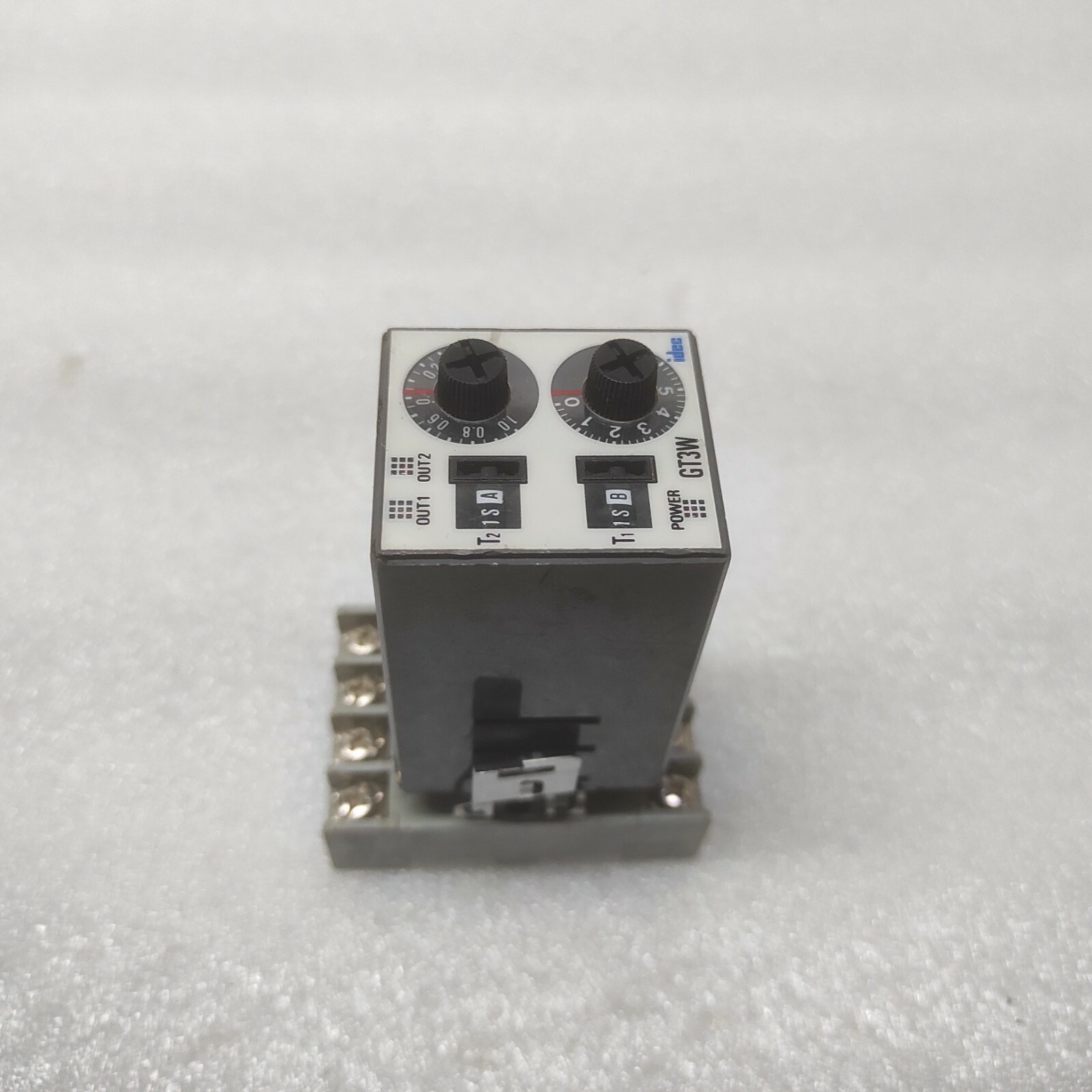IDEC GT3W-A61AD24 TIME DELAY RELAY 24VAC/DC - Image 2