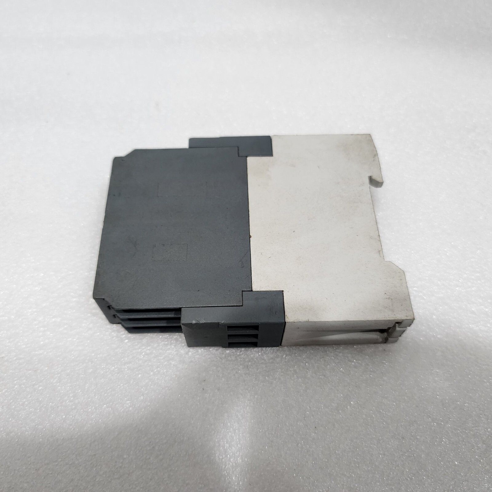 ABB CT-MBS.22 MULTIFUNCTION TIME DELAY RELAY 1SVR630010R3200 24-240VAC/24-48VDC - Image 4