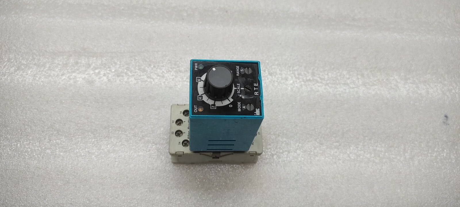 IDEC RTE-P1AD24 ELECTRONIC TIMER 24VAC-DC - Image 2