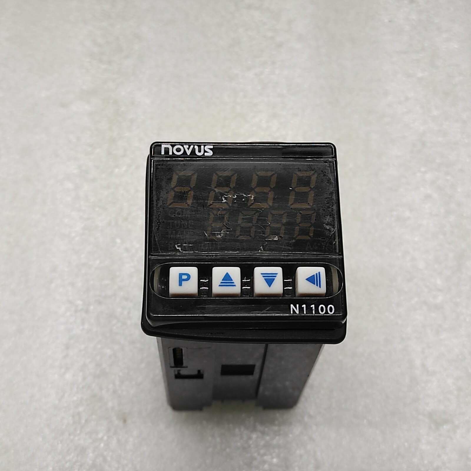 NOVUS N1100 UNIVERSAL CONTROLLER 100-240VAC - Image 2