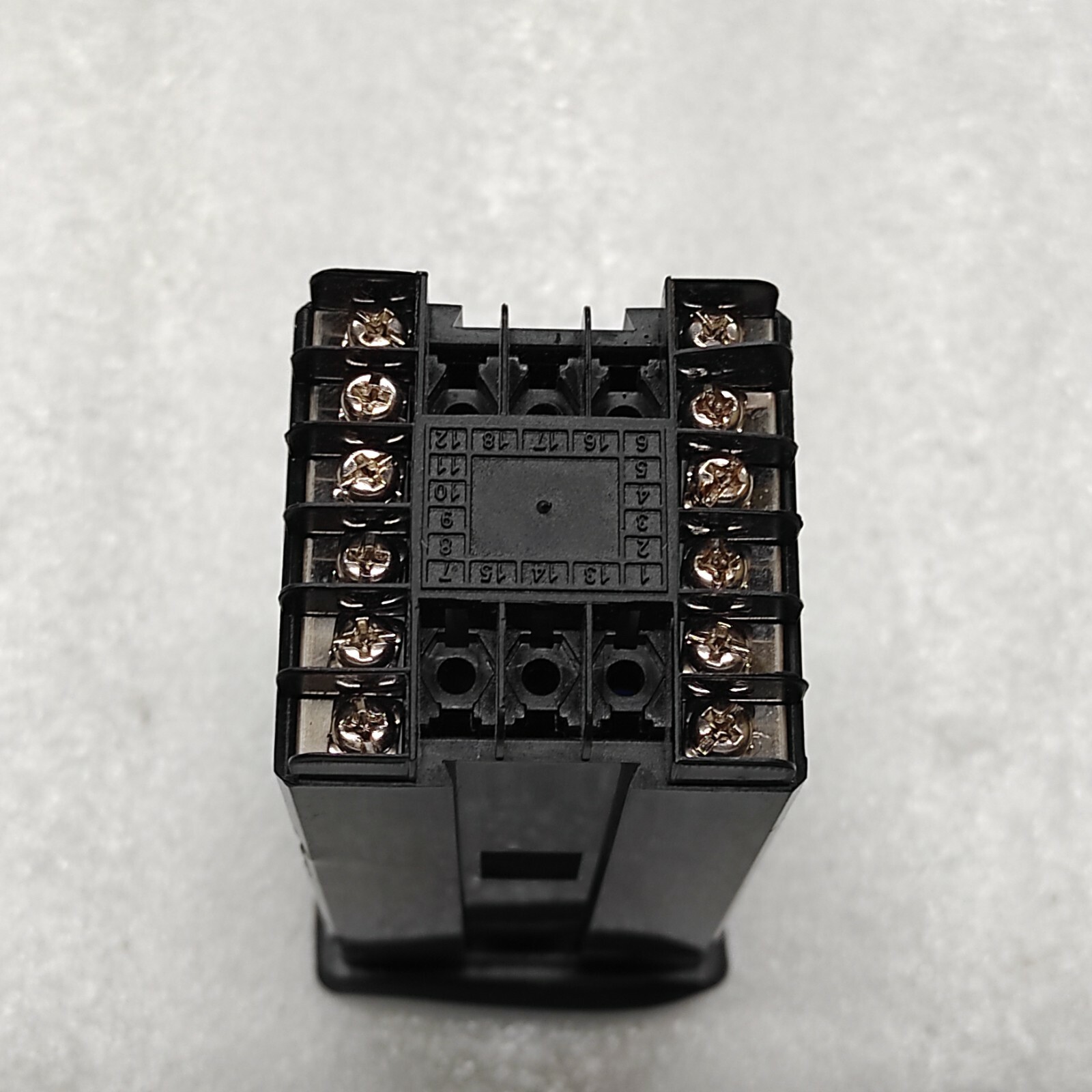 NOVUS N1100 UNIVERSAL CONTROLLER 100-240VAC - Image 9
