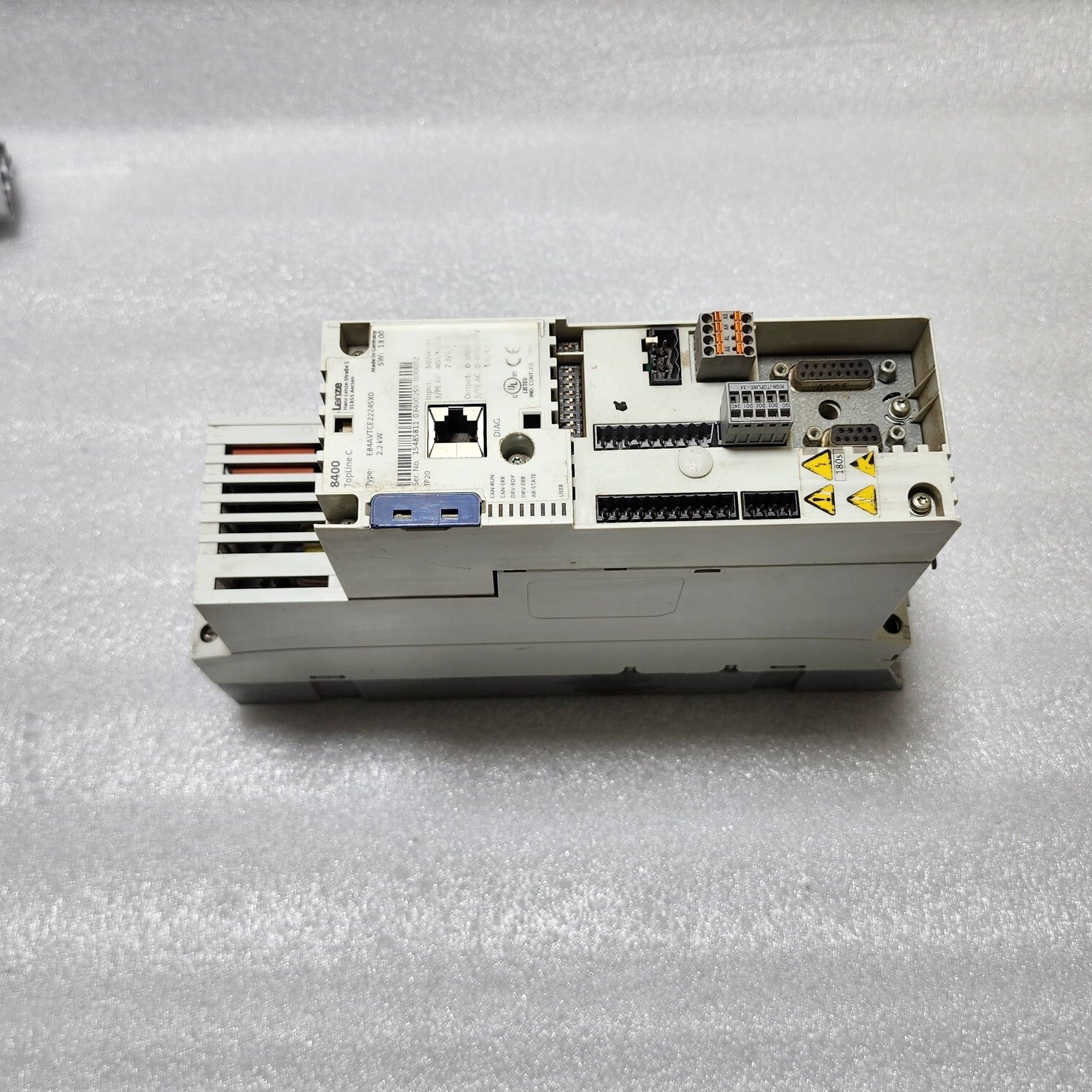 LENZE E84AVTCE2224SX0 2.2kW 3PH AC DRIVE 8400 TOPLINE C 15485811 - Image 2